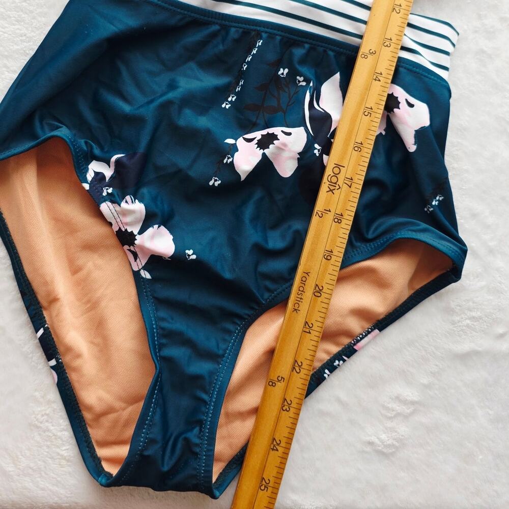 New Molybell Monokini One Piece Swimsuit XS Green Lilies Stripe Cutout Zip Beach - Picture 13 of 14